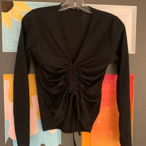Boohoo - Ruched Black Crop Top - Picture 2 of 2